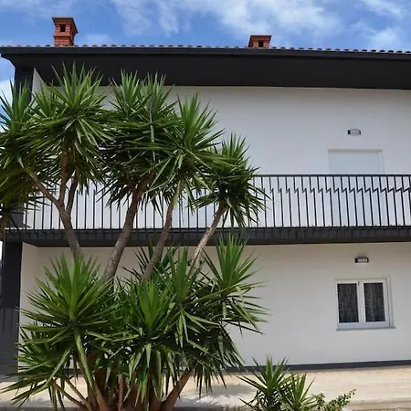 Villa House Laura *