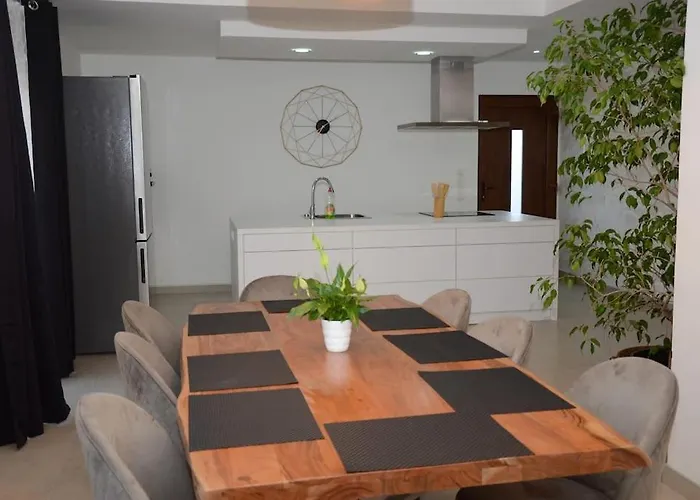 빌라 House Laura Ližnjan